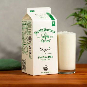 Smith Brothers Organic Fat Free Milk - half gallon Smith Brothers Organic Fat Free Milk - half gallon